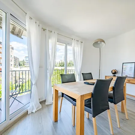 Confortable 2 Pieces 54 M2 Proche De La